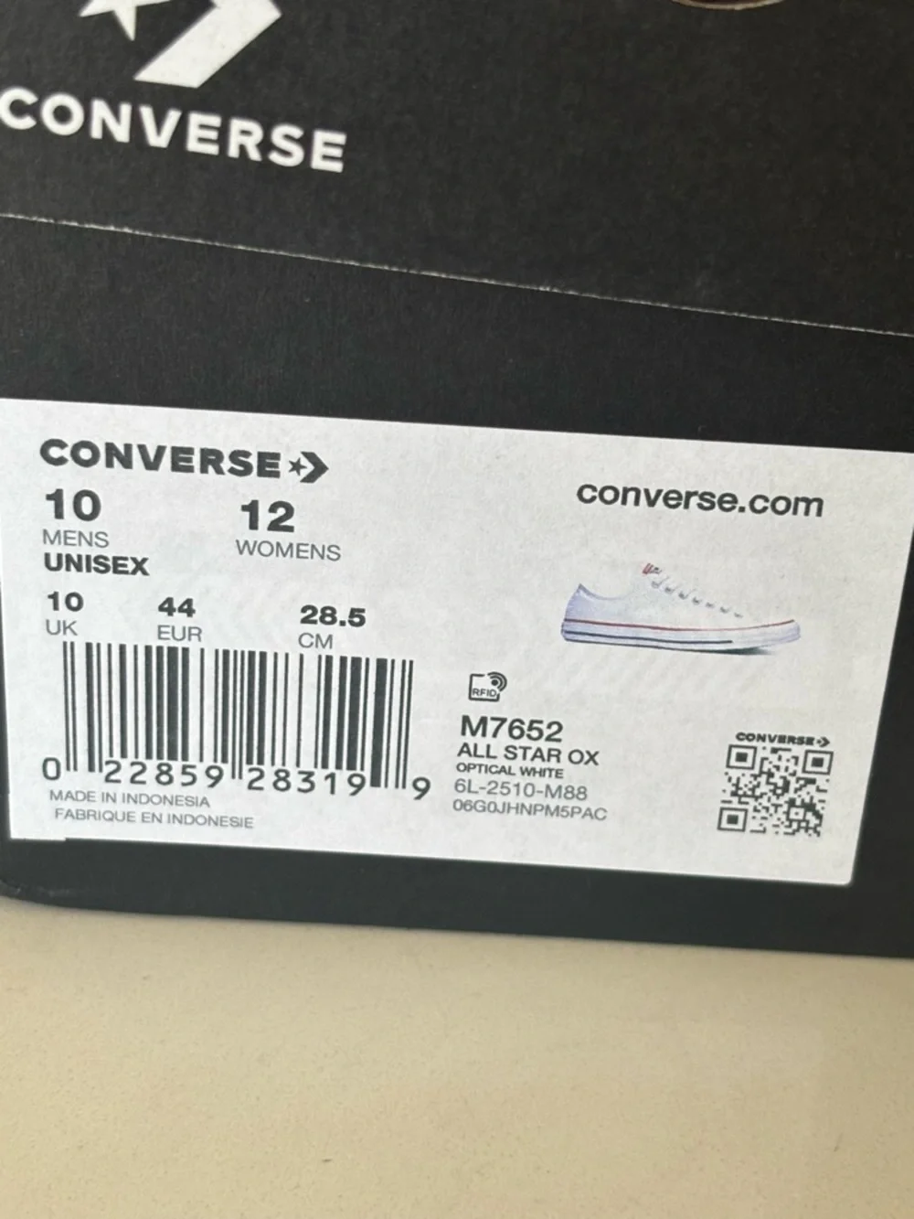 NWT Converse All Star Men's Low Top Sneakers in White with Red Stripe Size 10